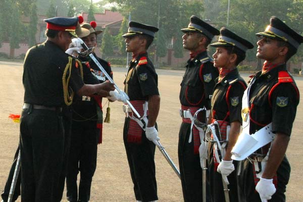 सेना मे सैनिक अधिकारी के रूप मे कमीशन Army Officers Commission in Hindi