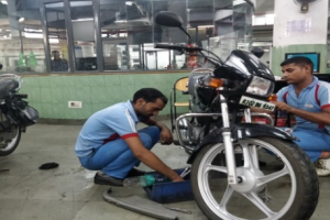Two Wheeler Service Assistant job Vacancy 2023. 8th  pass Two Wheeler Service Assistant Sarkari Naukari 2023-2024