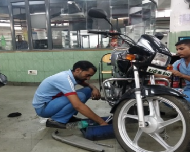 Two Wheeler Service Assistant job Vacancy 2023. 8th  pass Two Wheeler Service Assistant Sarkari Naukari 2023-2024